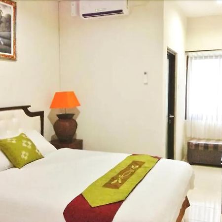 Tuban Torres Accommodation Kuta Lombok Extérieur photo