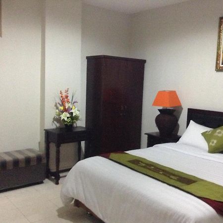 Tuban Torres Accommodation Kuta Lombok Extérieur photo